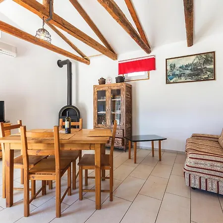 Lovely In With Kitchen Pula