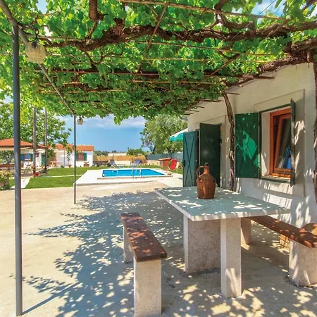 Lovely In With Kitchen *