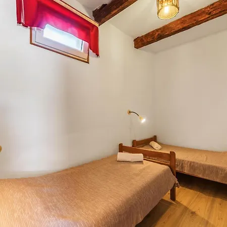 Lovely In With Kitchen * Pula