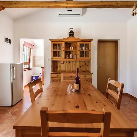 Lovely In With Kitchen Hébergement de vacances Pula