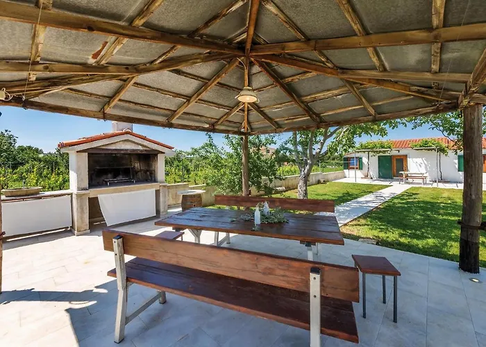 Lovely In With Kitchen * Pula