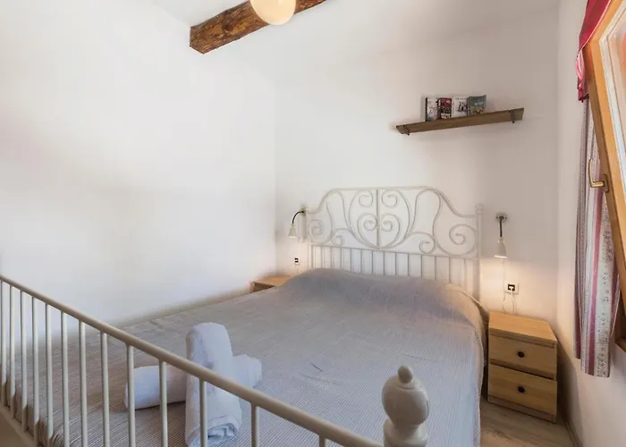 Lovely In With Kitchen Holiday home