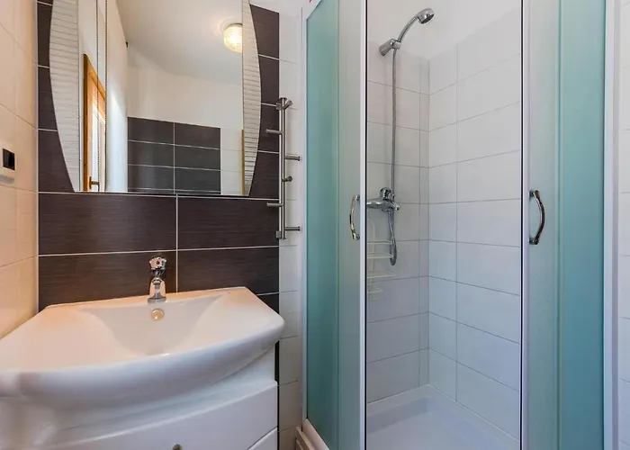 Lovely In With Kitchen *