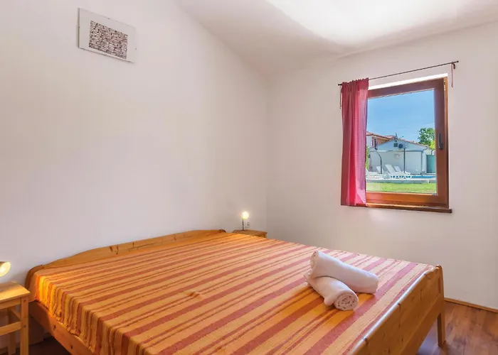 Lovely In With Kitchen Pula