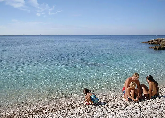 Lovely In With Kitchen Holiday home