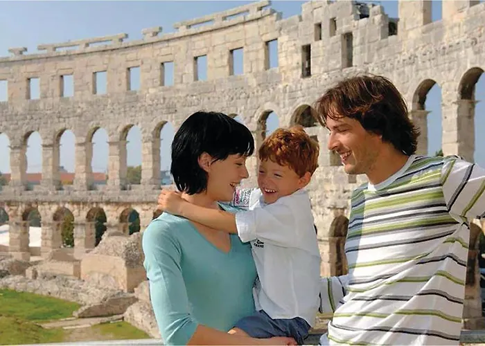 Lovely In With Kitchen Holiday home