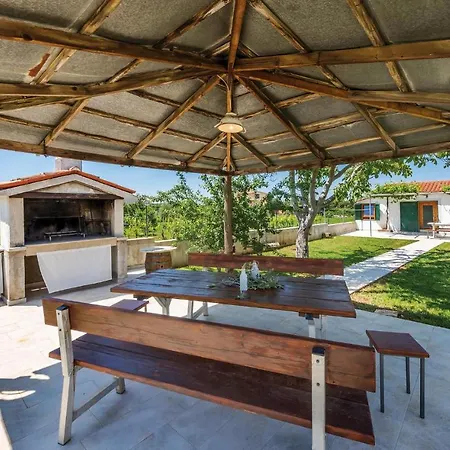 Lovely In With Kitchen * Póla