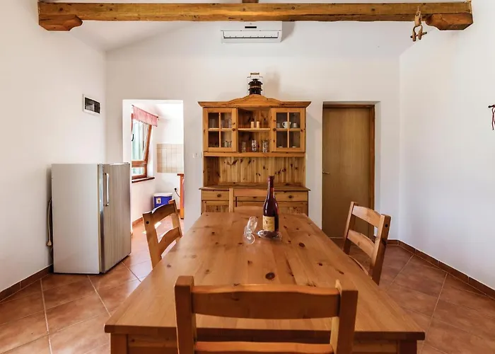 Lovely In With Kitchen Ferienhaus Pula