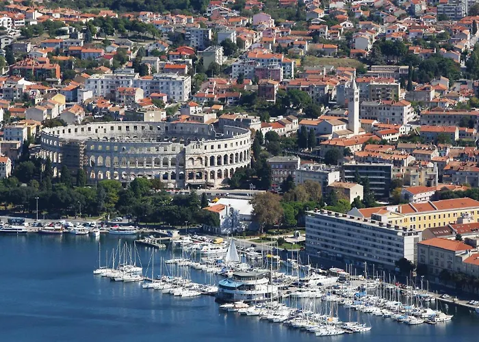 Lovely In With Kitchen Ferienhaus *